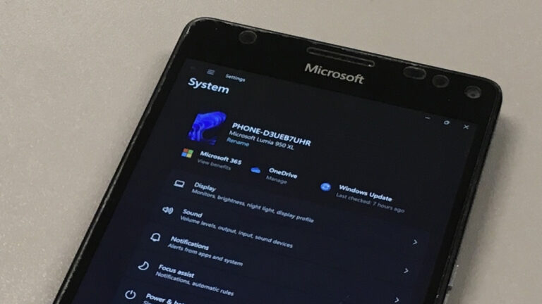 Windows 11 akıllı telefonda çalışırken görüntülendi!