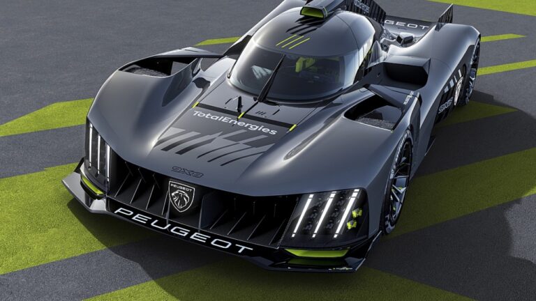 Peugeot, 9×8 adını verdiği Le Mans hiper aracını tanıttı