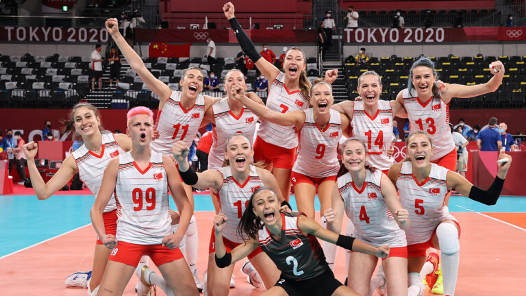 Sosyal medyada coşku seli: Filenin Sultanları, Çin’e nefes aldırmadı