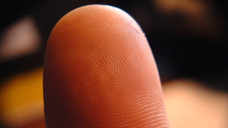 İnsan terini elektriğe çeviren cihaz geliştirildi!