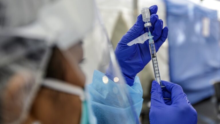 Koronavirüsü pandemiye çeviren mutasyonu açıkladılar