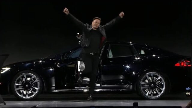 Tesla elektrikli otomobil