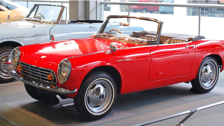 Otomotiv devlerinin ilk ürettikleri araçlar