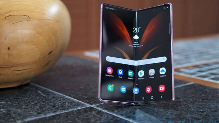Samsung Galaxy Z Fold 3 performans testinde görüldü!