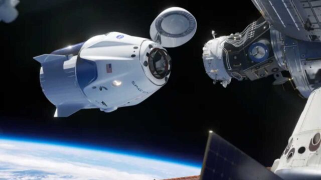 SpaceX’in Crew Dragon aracı tuvalet manzarasıyla gündemde