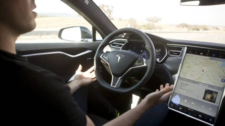 Tesla otopilot sisteminde ilginç hata