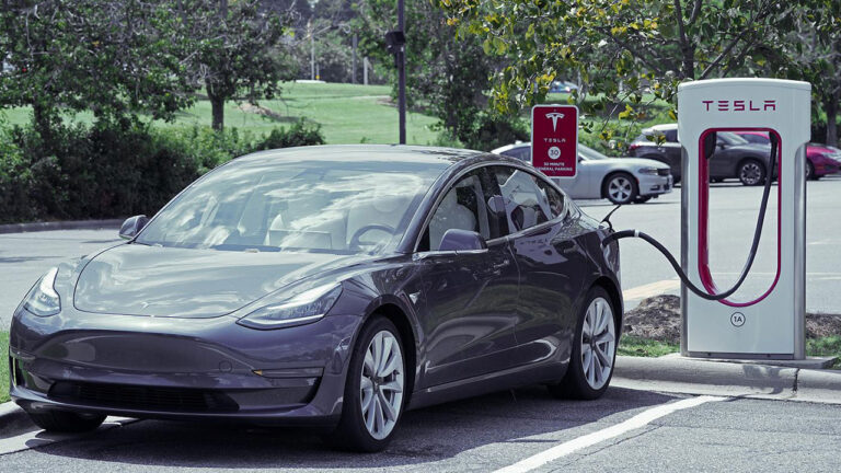 Pil kısıtlamaları Tesla’ya pahalıya patladı