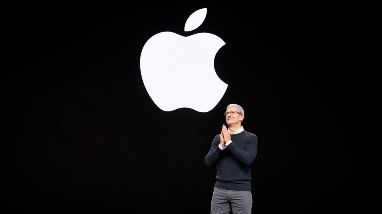 Apple CEO'su Tim Cook, prim alıyor