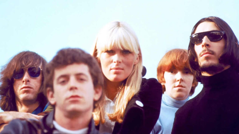 Apple, ünlü rock grubunun belgeselini çekiyor!