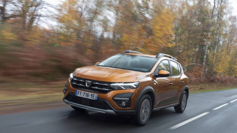 Araç satışında düşüş devam ediyor! İşte en çok satılan model