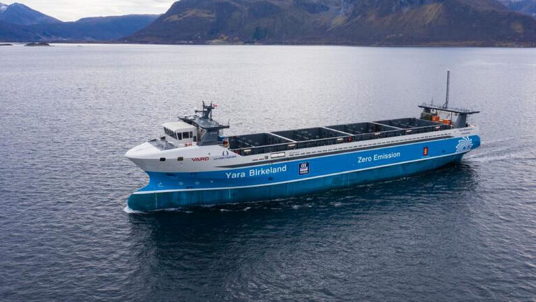 Dünyanın ilk elektrikli kargo gemisi yola çıkıyor!