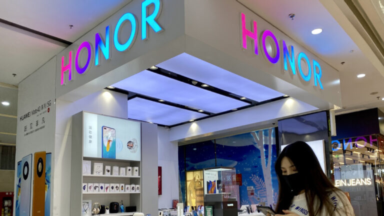 Huawei’den ayrılan Honor, ibreyi yukarı çevirdi