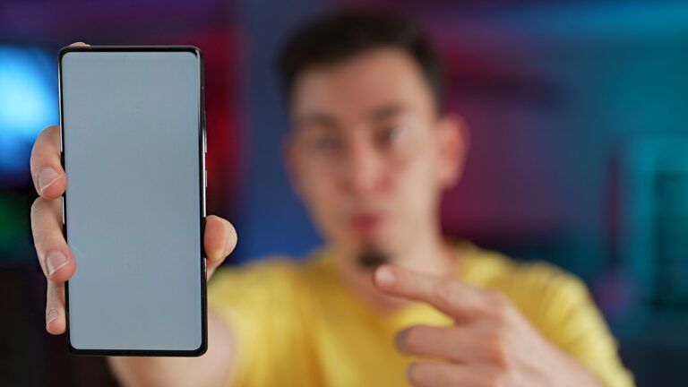 Kamerayı gizlemeyi başarmışlar! Xiaomi Mi Mix 4 kutu açılışı