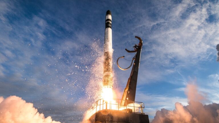 Rocket Lab, Artemis öncüsü Ay yolculuğunun tarihini verdi