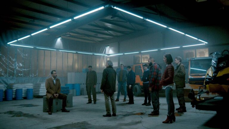 Into The Night’ın yeni sezonu Bir Denizaltı Hikayesi dizisine göz kırptı!