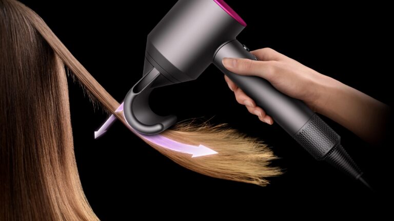 Saçta elektriklenmeyi önleyen Dyson Flyaway başlık tanıtıldı