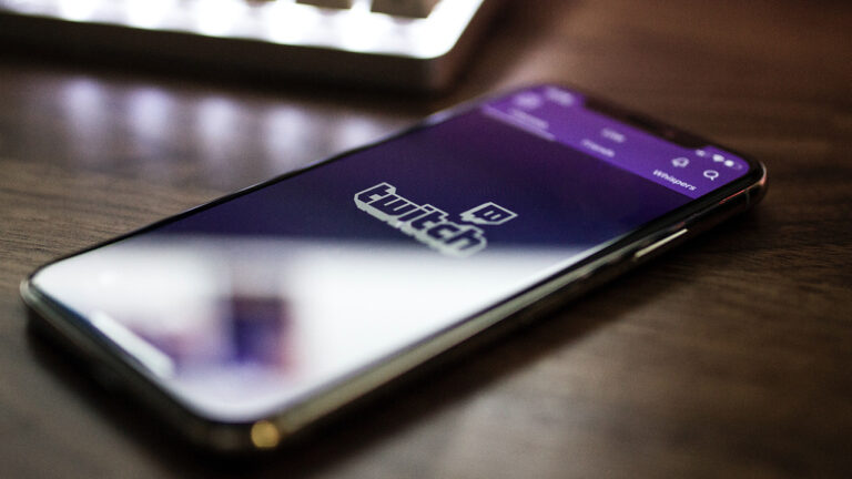 Canlı yayındaki skandal, Twitch yayıncısının sonu oldu