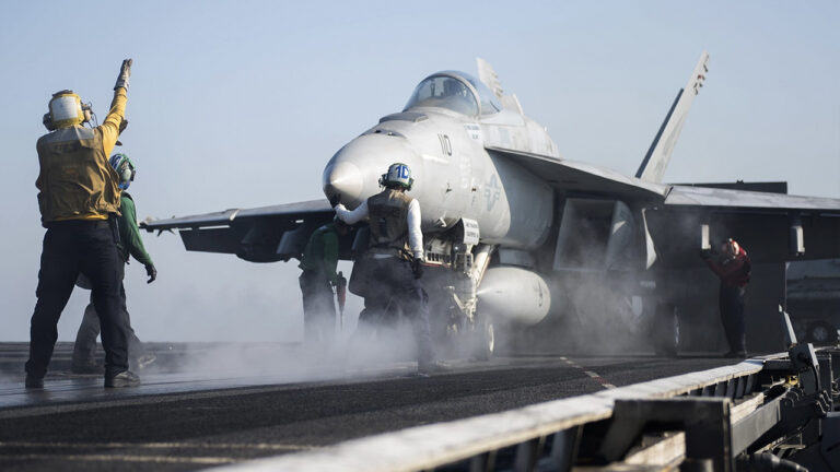 Savaş uçaklarının gürültüsünü azaltacak tasarım!