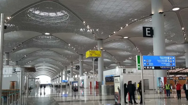 İstanbul Havalimanı’nda hızlı pasaport geçiş sistemini başladı!
