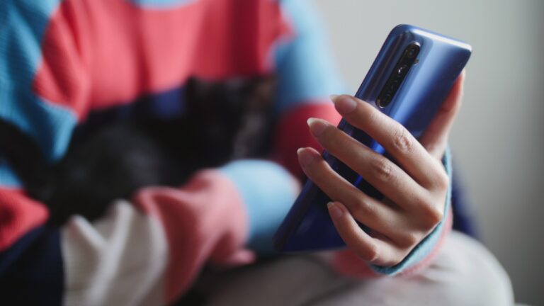 Realme’den 144 Hz ekranlı yeni bir telefon!