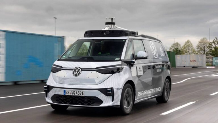 Volkswagen’dan ilk otonom ticari araç: ID Buzz AD