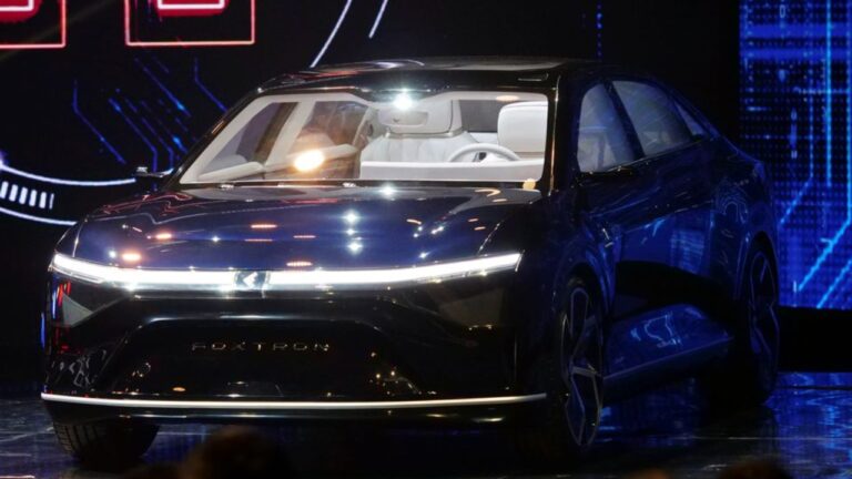 Apple’ın tedarikçisi Foxconn, elektrikli araçlarını tanıttı