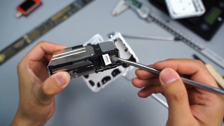 Apple’ın yeni 140W şarj aleti parçalarına ayrıldı