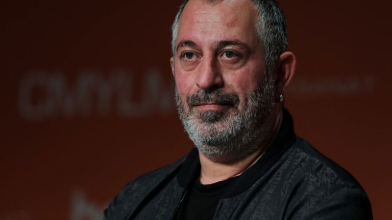 Cem Yılmaz’dan 17 bin TL’lik NFT hediyesi!