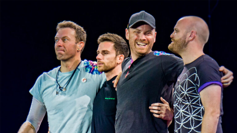 Dünyanın en çevreci konseri: Zıplanarak elektrik üretilecek!