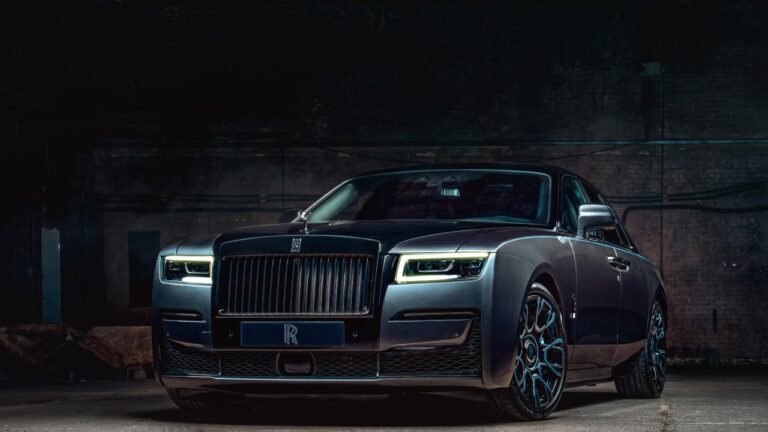 Rolls-Royce Black Badge Ghost tanıtıldı! İşte fiyatı