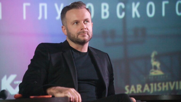 Uzayda film çeken yönetmen, gözünü Mars ve Ay’a dikti!