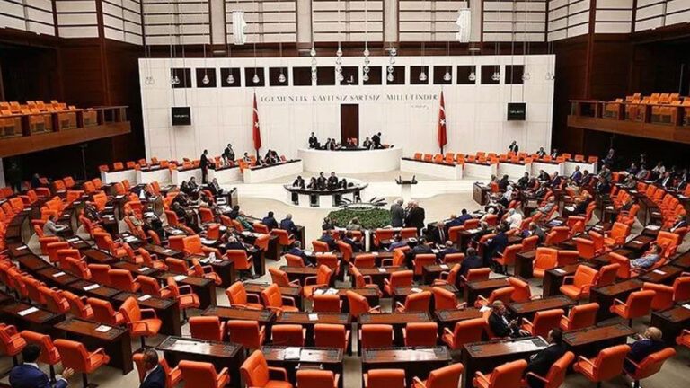 Sosyal medya vergisi meclise taşındı!