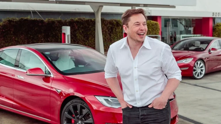 Aranan patron: Elon Musk çalışanlarına keyif izni veriyor!