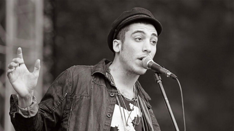 NFT pazarına ünlü akını devam ediyor: İşte yeni isim!