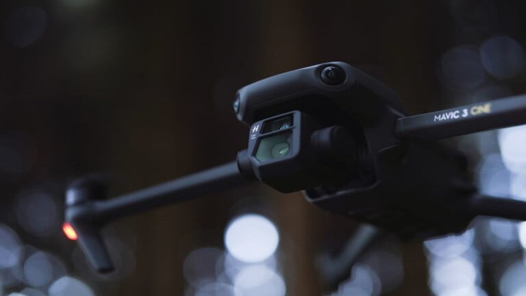 DJI’ın yeni droneları Mavic 3 ve Mavic 3 Cine sahneye çıktı