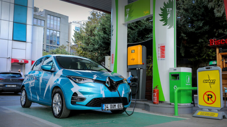 Elektrikli otomobillerin Türkiye’deki geleceği: 2023, dönüm noktası olacak