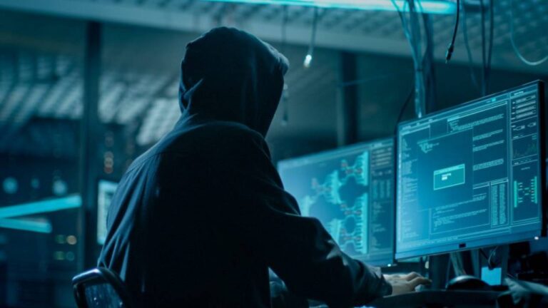 Microsoft’u 16 yaşındaki bir genç mi hackledi?