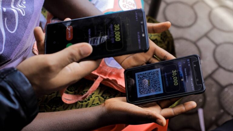 Afrikalı mülteciler, kendi ekonomilerini Bitcoin ile oluşturuyor