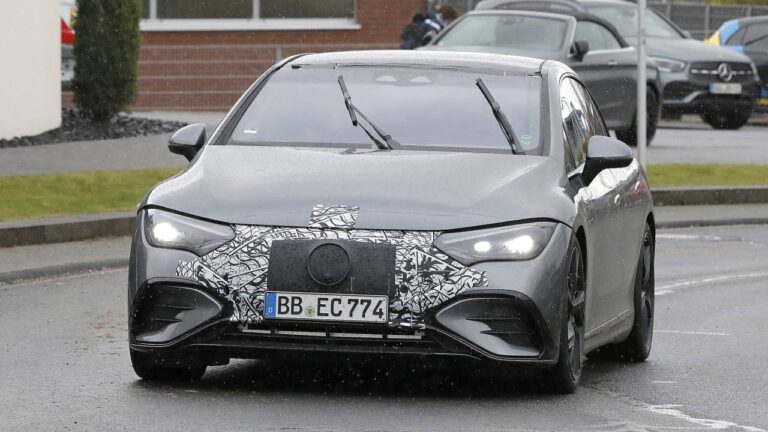 Mercedes-AMG EQE 53 kanlı canlı görüntülendi