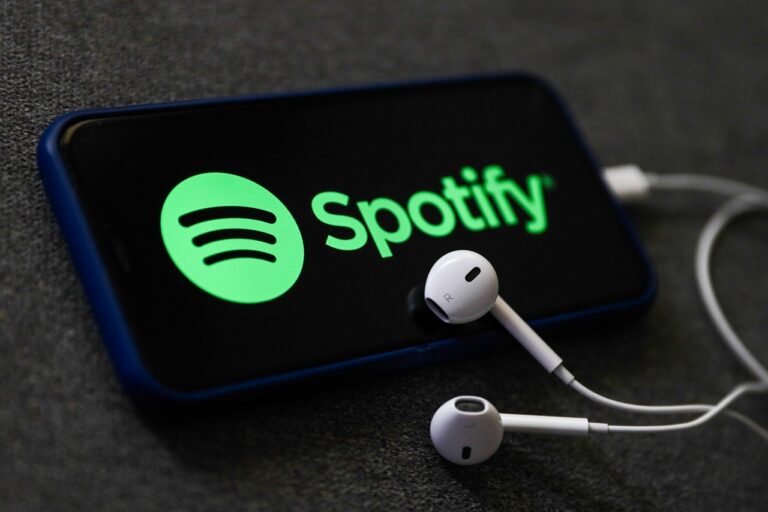 Spotify’da podcast dinleyenler için yeni bir özellik geldi!