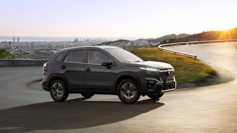 Suzuki yeni hibrit SUV modeli S-Cross’u tanıttı!