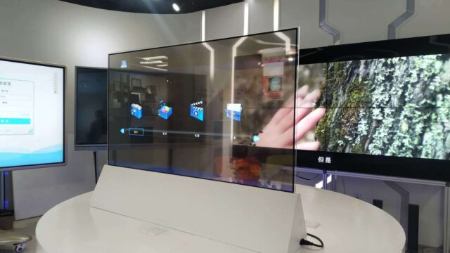 LG Display, şeffaf OLED ekranlarını CES 2022’den önce gösterdi