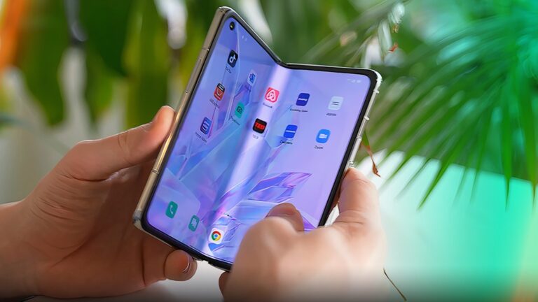 Android 13 alacak ilk katlanabilir ekranlı telefon belli oldu!