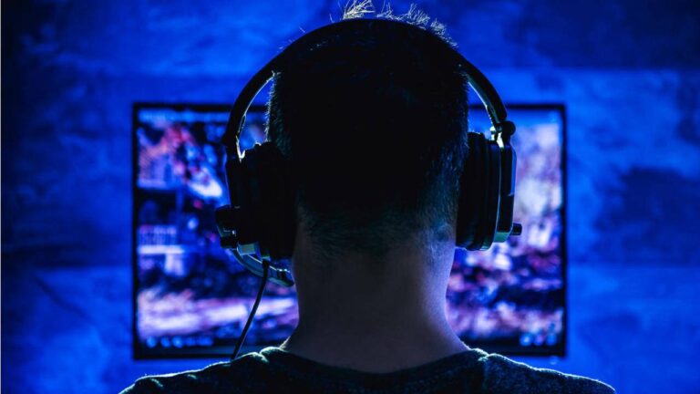 Ses kasmak isteyenler için en iyi oyuncu kulaklıkları