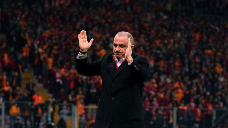 Galatasaray, Fatih Terim ile yolları ayırdı: Sosyal medya sallandı!