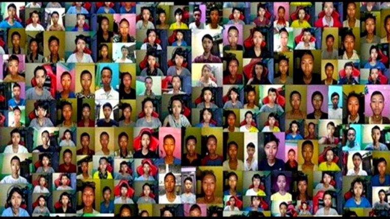 Bir öğrenci, 5 yıl boyunca çektiği özçekimlerden rekor para kazandı!