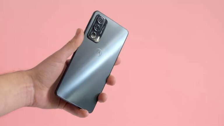 Motorola Edge 30 çıkış tarihi sızdırıldı