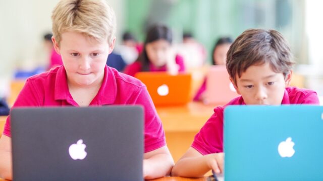 Öğrencilerine MacBook ve iPad dağıtan okul gündem oldu!