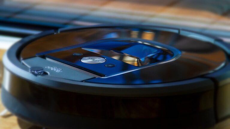 Robot süpürge otelden kaçtı: Sosyal medyada kampanya başladı!