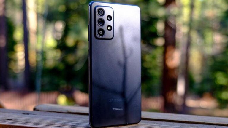 Samsung’un bir telefonuna daha Android 12 geldi!